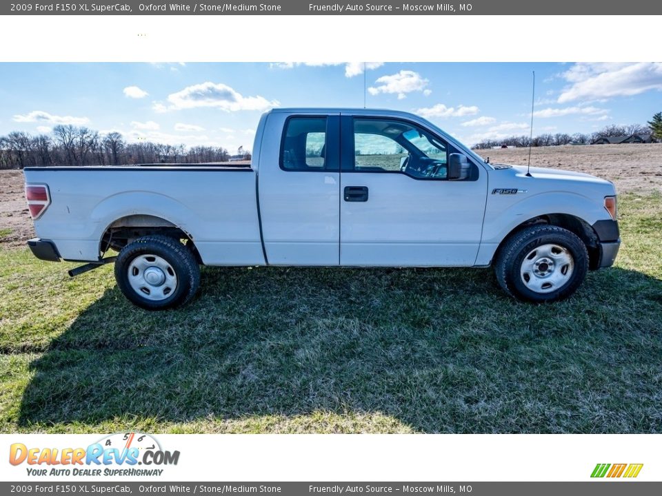 2009 Ford F150 XL SuperCab Oxford White / Stone/Medium Stone Photo #2