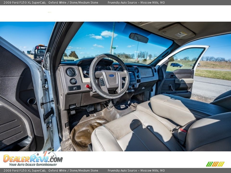 2009 Ford F150 XL SuperCab Oxford White / Stone/Medium Stone Photo #16