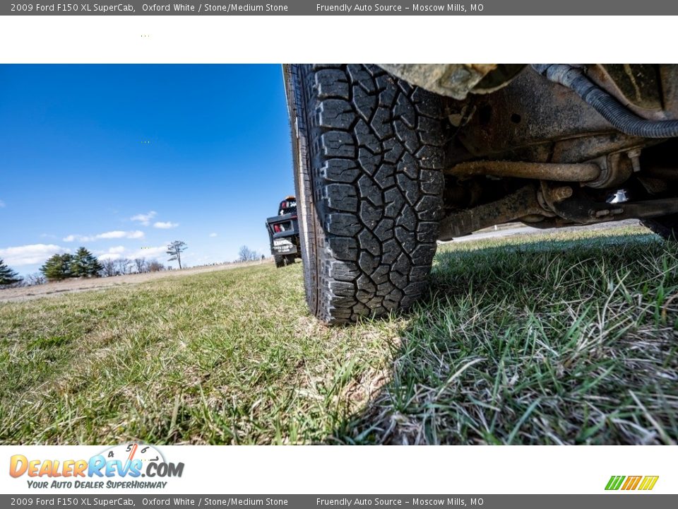 2009 Ford F150 XL SuperCab Oxford White / Stone/Medium Stone Photo #22