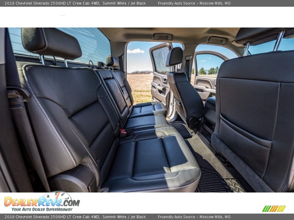 2019 Chevrolet Silverado 2500HD LT Crew Cab 4WD Summit White / Jet Black Photo #17