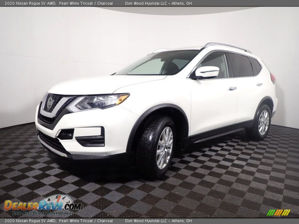 2020 Nissan Rogue SV AWD Pearl White Tricoat / Charcoal Photo #8