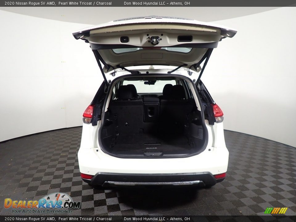 2020 Nissan Rogue SV AWD Pearl White Tricoat / Charcoal Photo #14