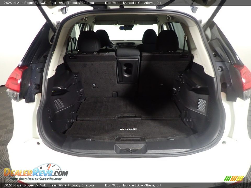 2020 Nissan Rogue SV AWD Pearl White Tricoat / Charcoal Photo #16
