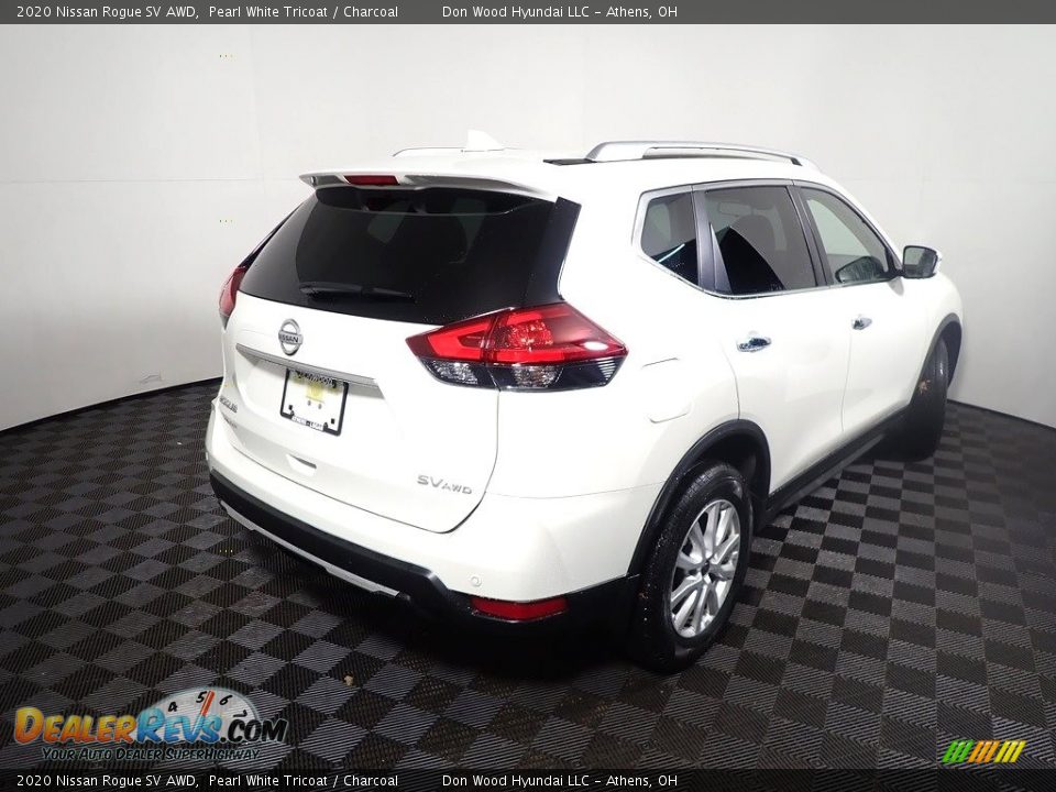 2020 Nissan Rogue SV AWD Pearl White Tricoat / Charcoal Photo #18