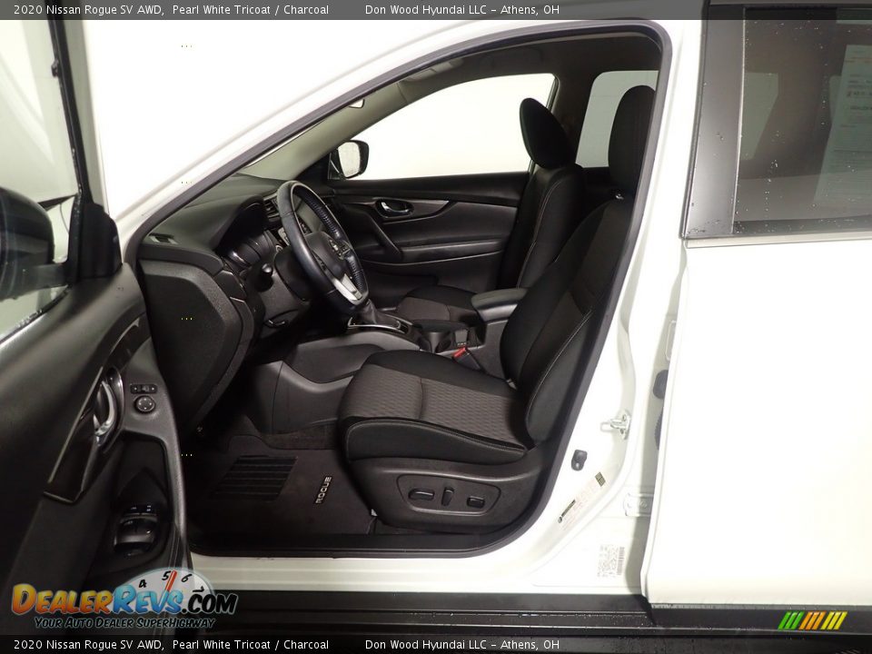 2020 Nissan Rogue SV AWD Pearl White Tricoat / Charcoal Photo #21