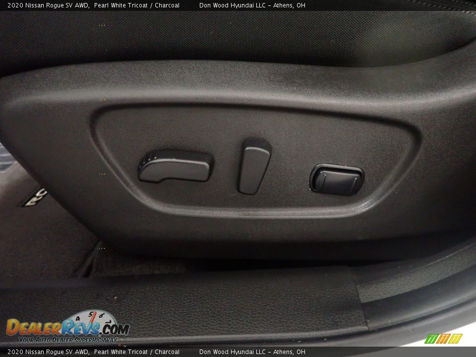 2020 Nissan Rogue SV AWD Pearl White Tricoat / Charcoal Photo #22
