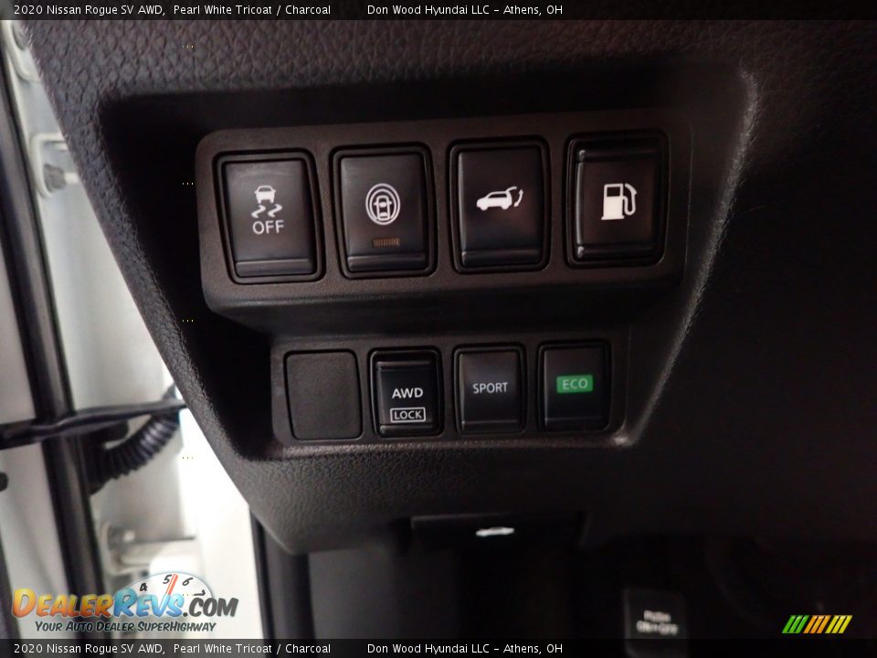 2020 Nissan Rogue SV AWD Pearl White Tricoat / Charcoal Photo #30