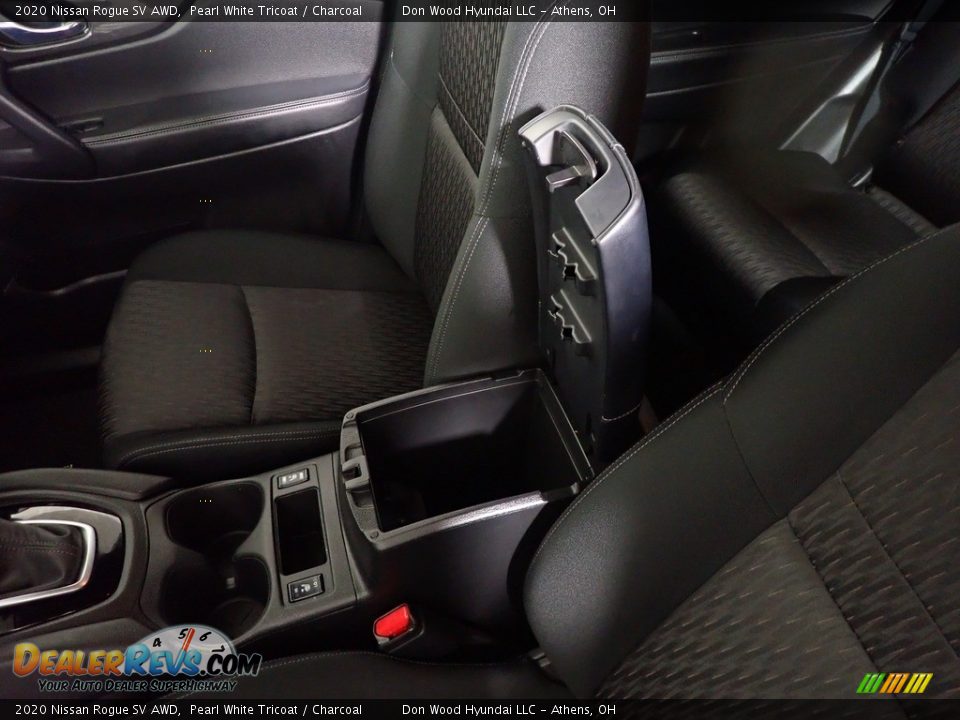 2020 Nissan Rogue SV AWD Pearl White Tricoat / Charcoal Photo #32