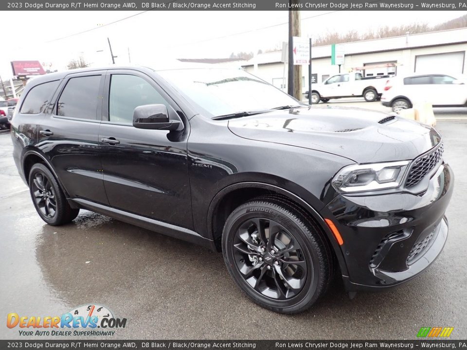 Front 3/4 View of 2023 Dodge Durango R/T Hemi Orange AWD Photo #8