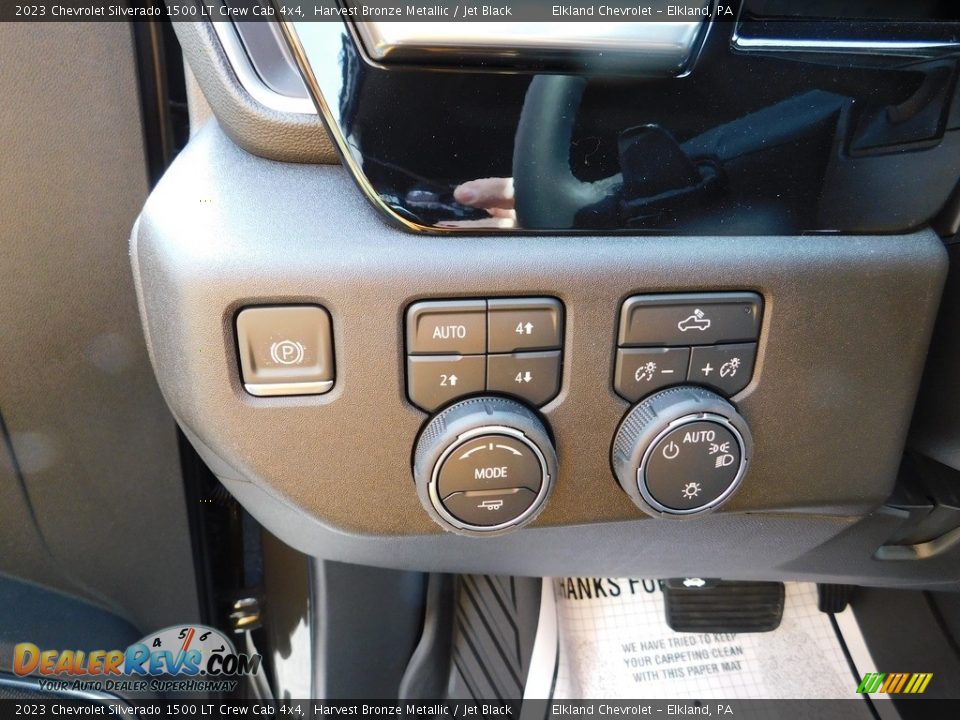 Controls of 2023 Chevrolet Silverado 1500 LT Crew Cab 4x4 Photo #24