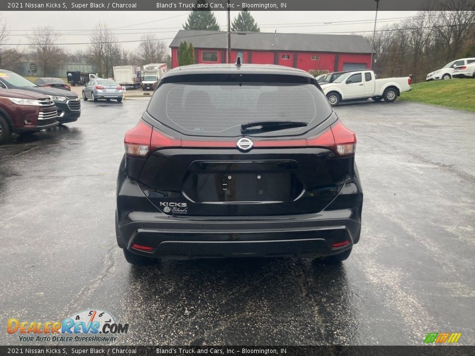 2021 Nissan Kicks S Super Black / Charcoal Photo #4