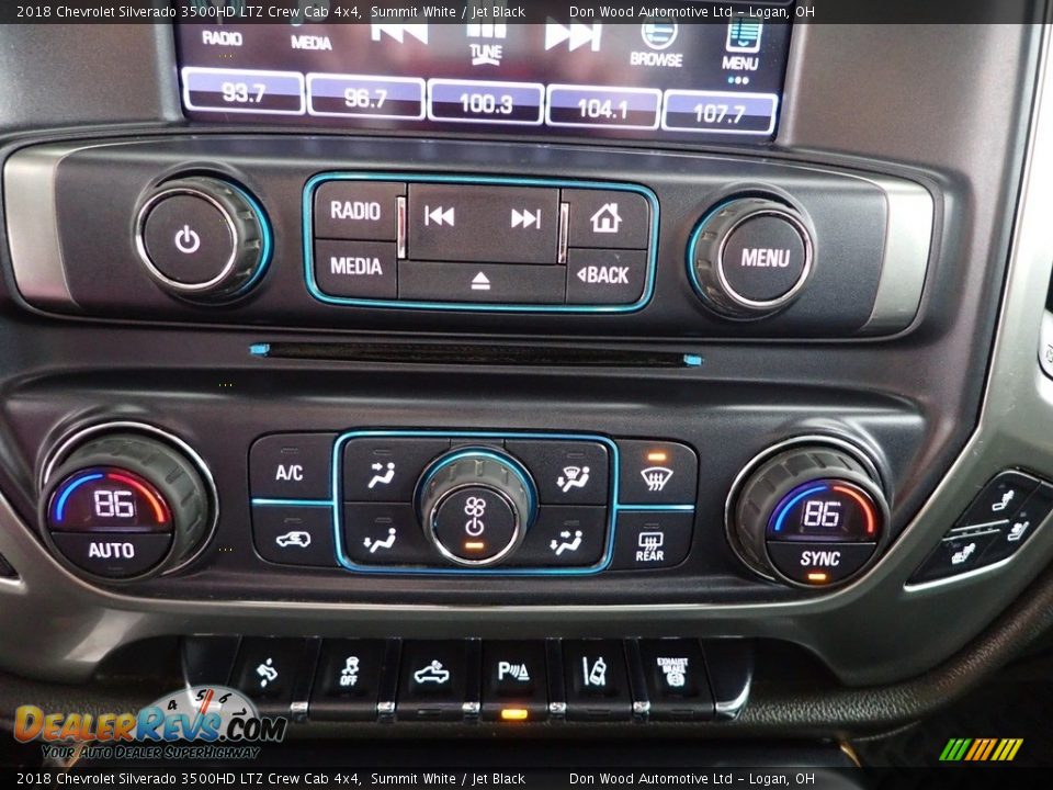 Controls of 2018 Chevrolet Silverado 3500HD LTZ Crew Cab 4x4 Photo #19
