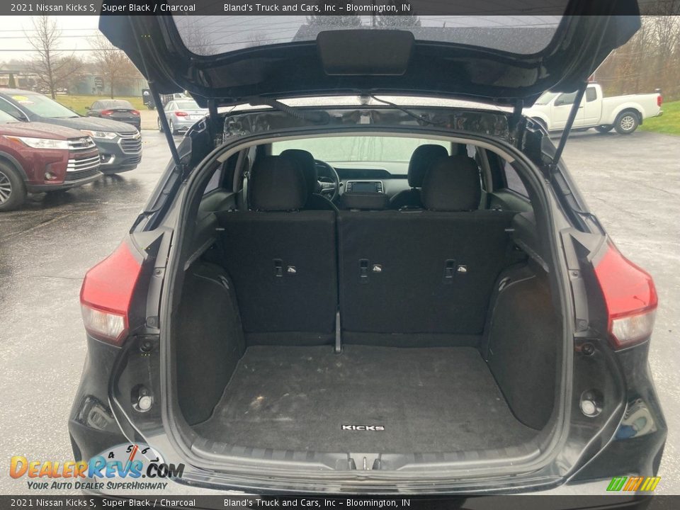 2021 Nissan Kicks S Trunk Photo #5