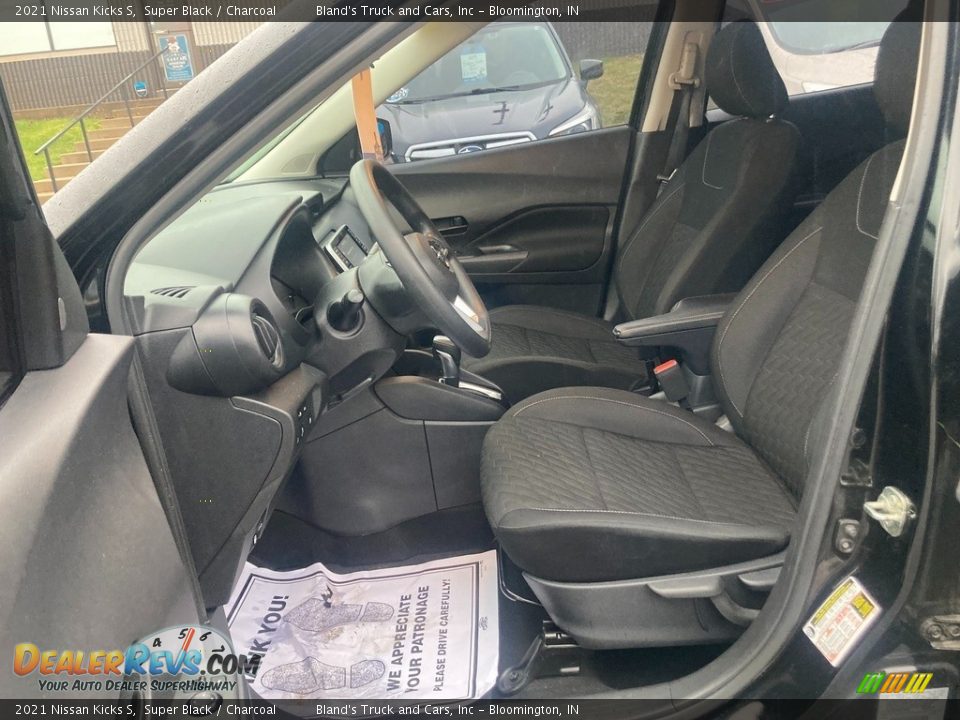 Front Seat of 2021 Nissan Kicks S Photo #25