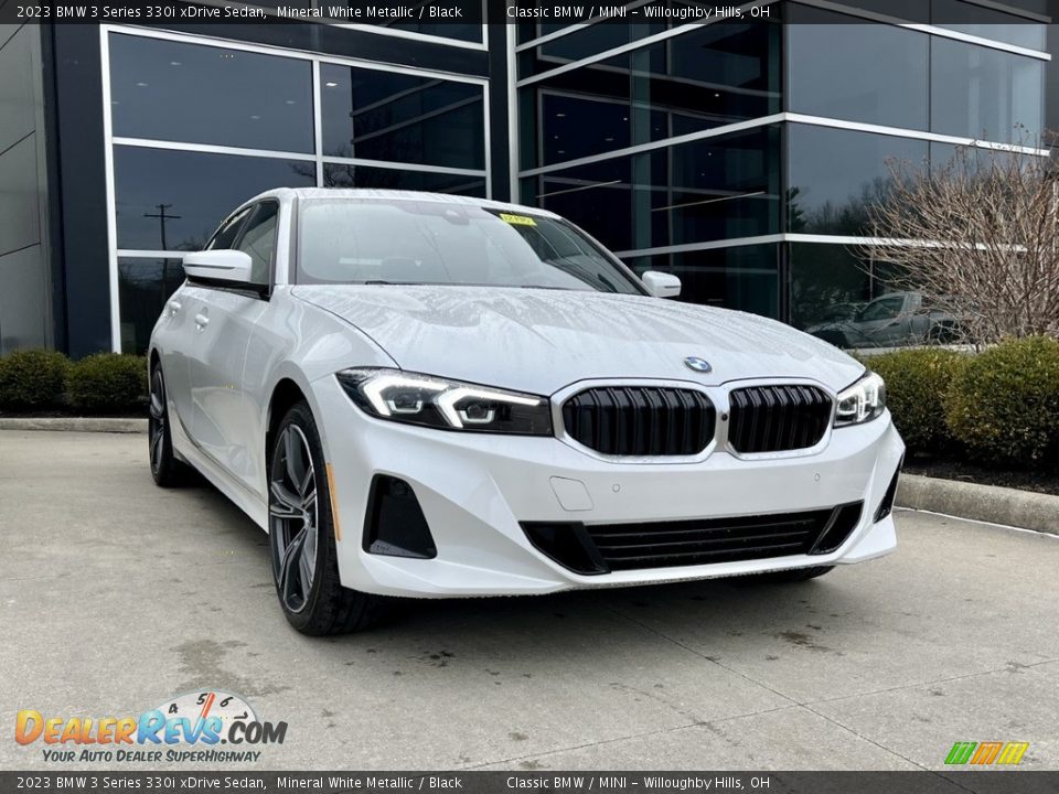 2023 BMW 3 Series 330i xDrive Sedan Mineral White Metallic / Black Photo #1