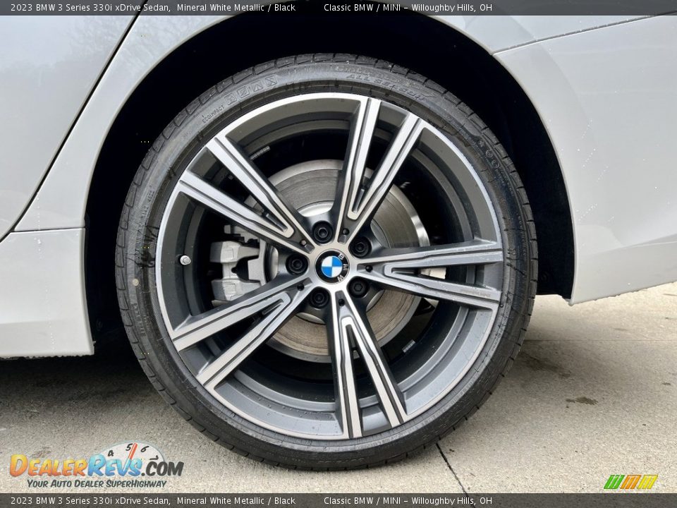 2023 BMW 3 Series 330i xDrive Sedan Mineral White Metallic / Black Photo #3