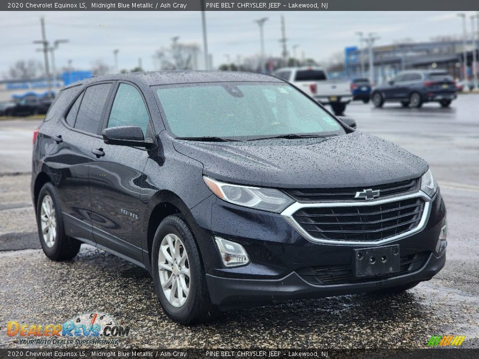 Front 3/4 View of 2020 Chevrolet Equinox LS Photo #3