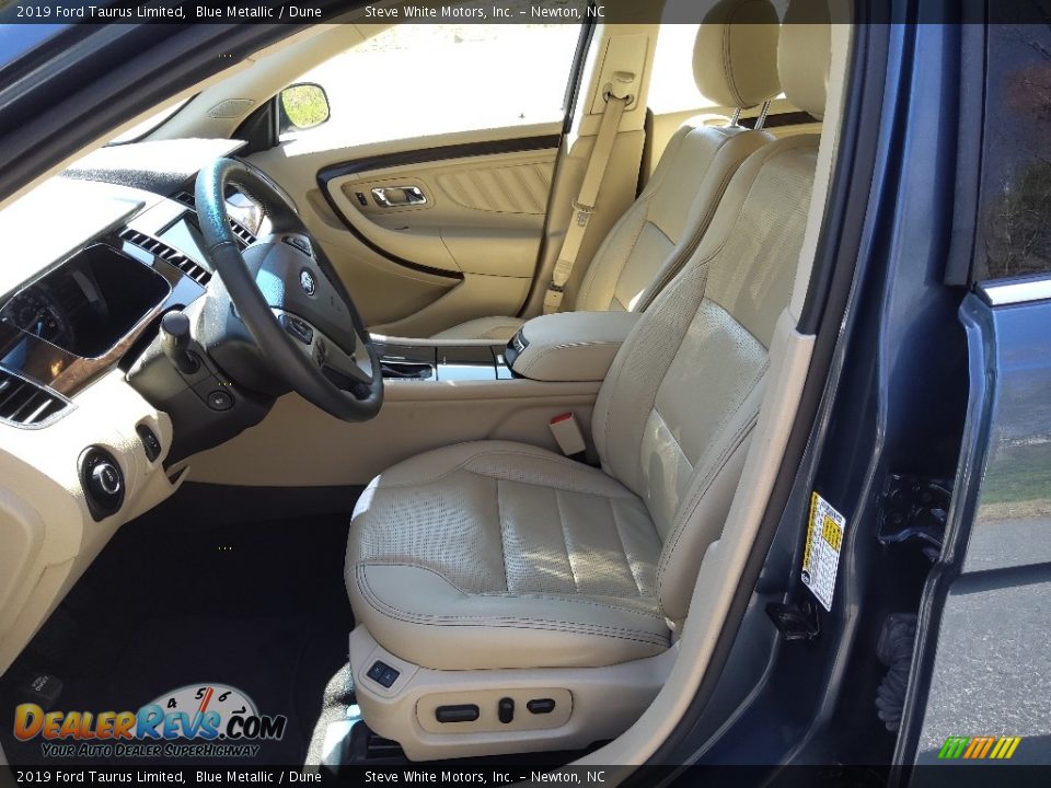 Front Seat of 2019 Ford Taurus Limited Photo #11