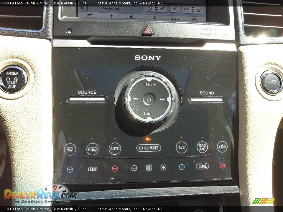 Controls of 2019 Ford Taurus Limited Photo #26