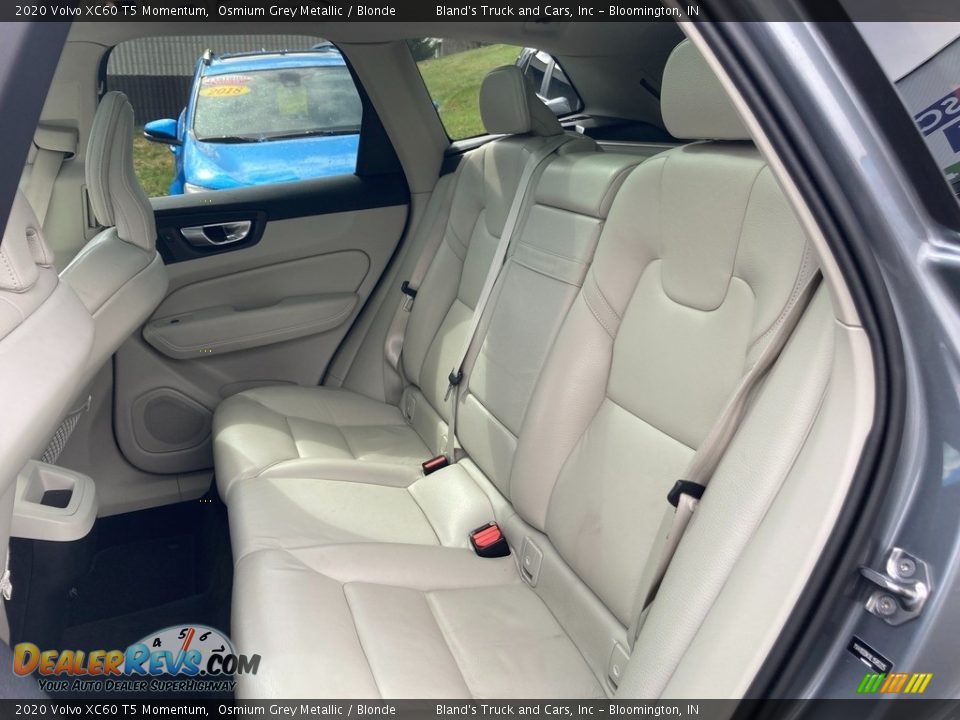 Rear Seat of 2020 Volvo XC60 T5 Momentum Photo #19
