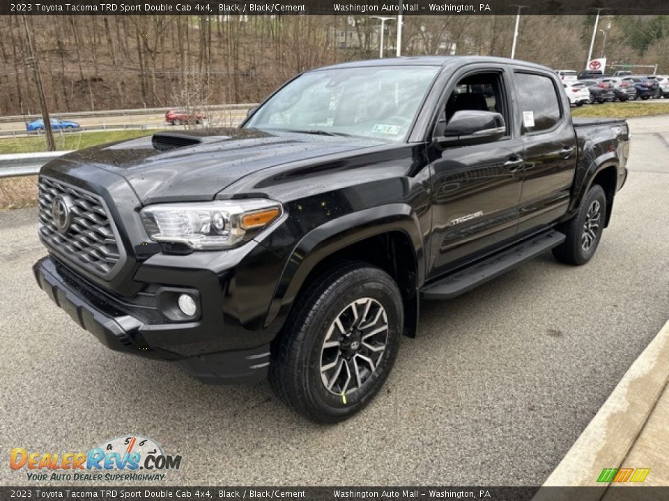 Front 3/4 View of 2023 Toyota Tacoma TRD Sport Double Cab 4x4 Photo #7