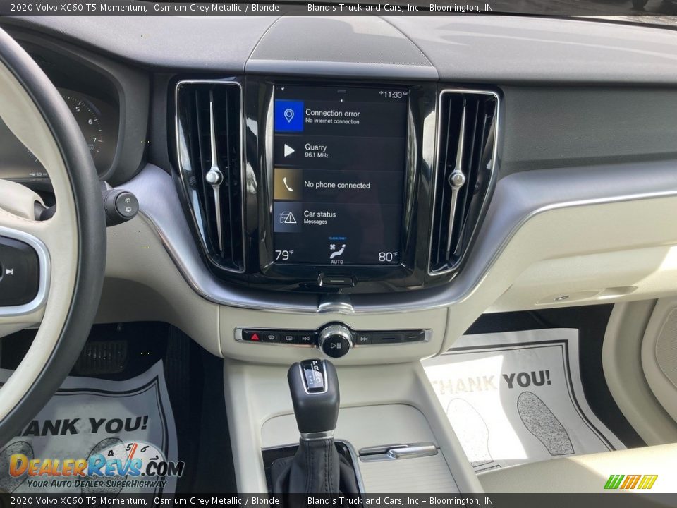 Controls of 2020 Volvo XC60 T5 Momentum Photo #31