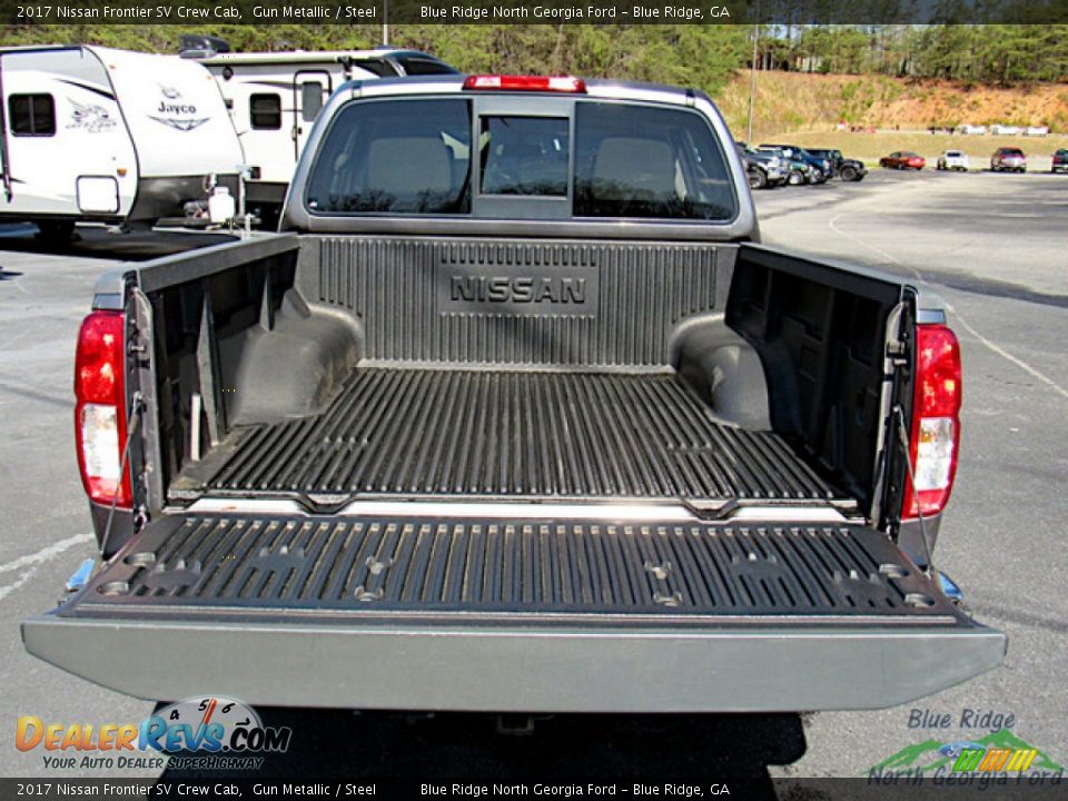 2017 Nissan Frontier SV Crew Cab Gun Metallic / Steel Photo #14