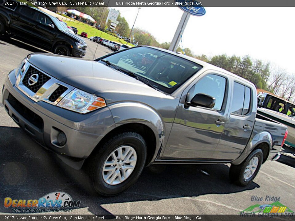 2017 Nissan Frontier SV Crew Cab Gun Metallic / Steel Photo #23