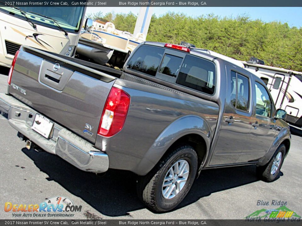 2017 Nissan Frontier SV Crew Cab Gun Metallic / Steel Photo #25