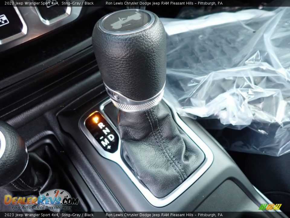 2023 Jeep Wrangler Sport 4x4 Shifter Photo #17