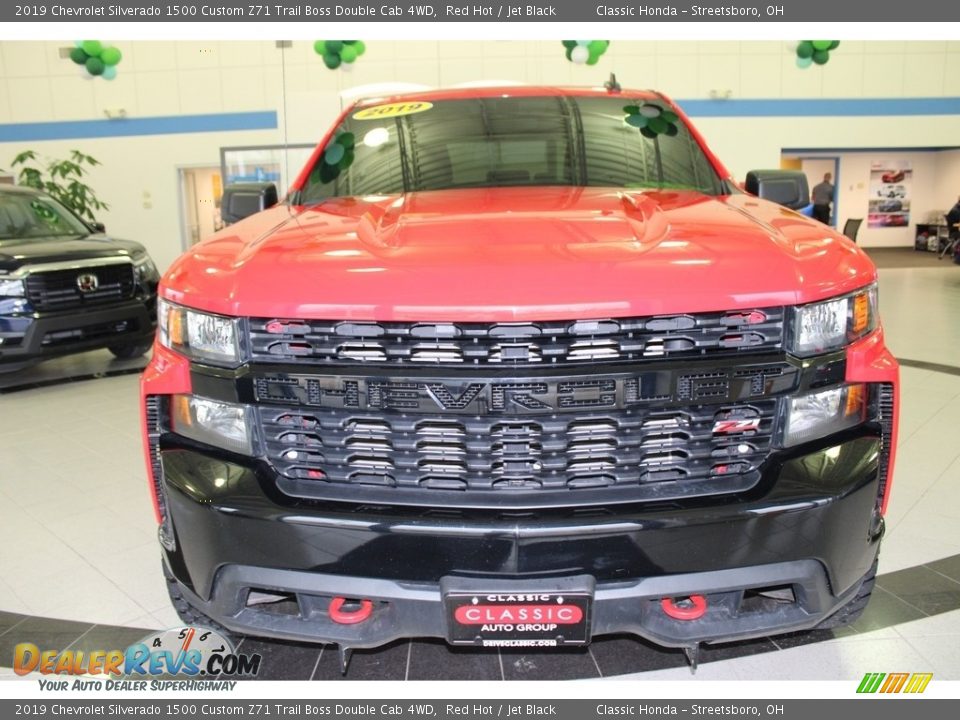 2019 Chevrolet Silverado 1500 Custom Z71 Trail Boss Double Cab 4WD Red Hot / Jet Black Photo #2