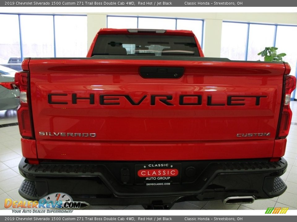 2019 Chevrolet Silverado 1500 Custom Z71 Trail Boss Double Cab 4WD Red Hot / Jet Black Photo #10