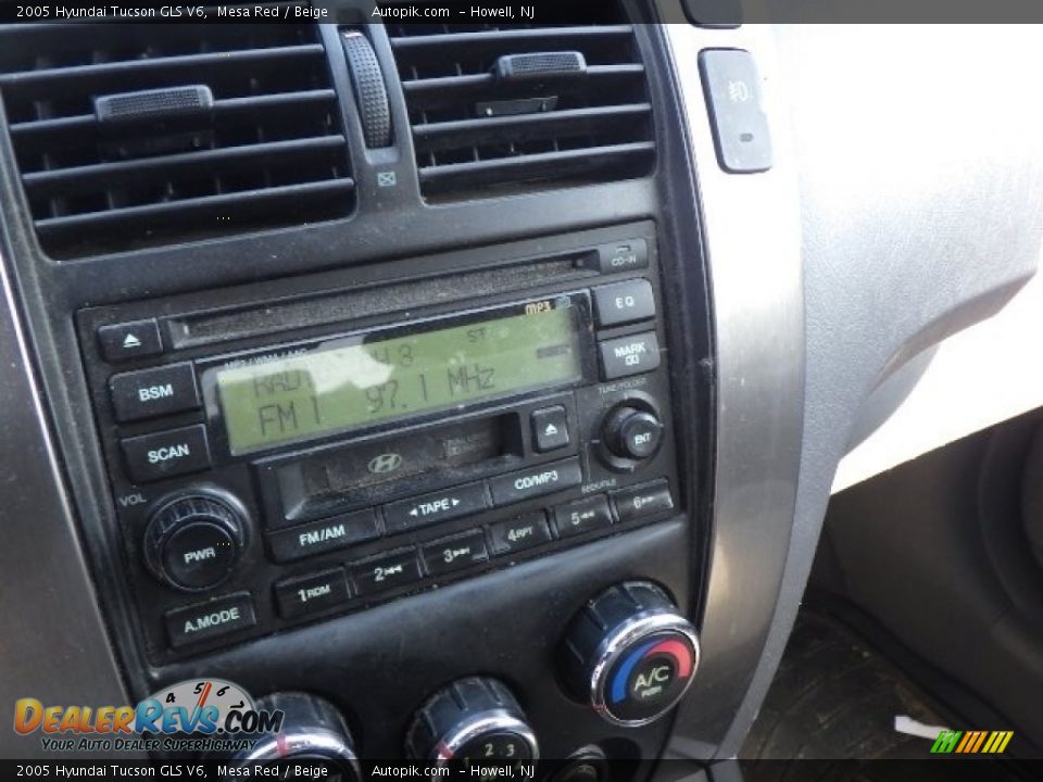 2005 Hyundai Tucson GLS V6 Mesa Red / Beige Photo #13