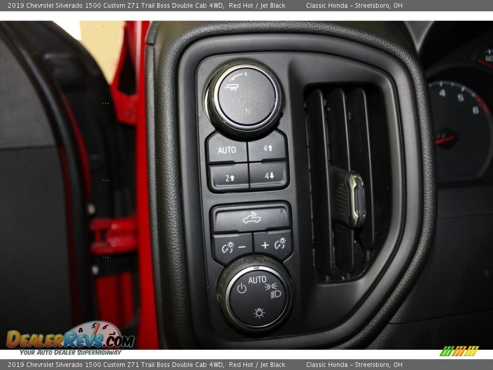 2019 Chevrolet Silverado 1500 Custom Z71 Trail Boss Double Cab 4WD Red Hot / Jet Black Photo #31