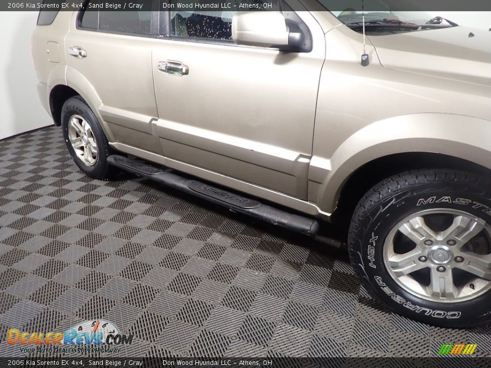 2006 Kia Sorento EX 4x4 Sand Beige / Gray Photo #6
