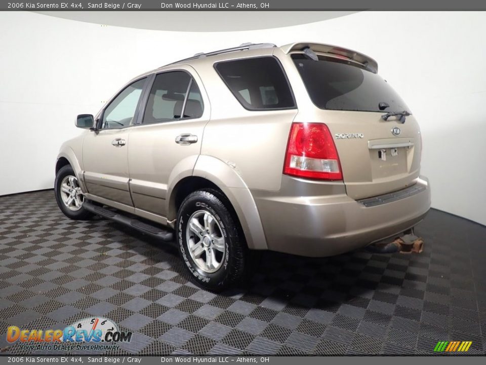 2006 Kia Sorento EX 4x4 Sand Beige / Gray Photo #13