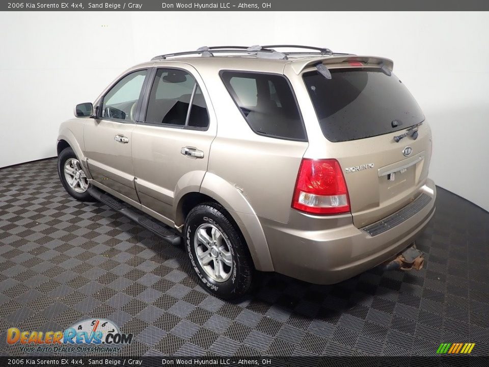 2006 Kia Sorento EX 4x4 Sand Beige / Gray Photo #14