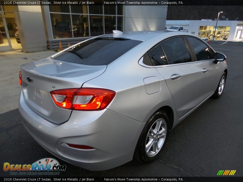 2016 Chevrolet Cruze LT Sedan Silver Ice Metallic / Jet Black Photo #2