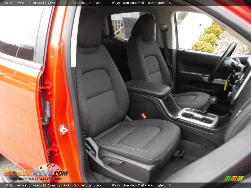 Front Seat of 2019 Chevrolet Colorado LT Crew Cab 4x4 Photo #23