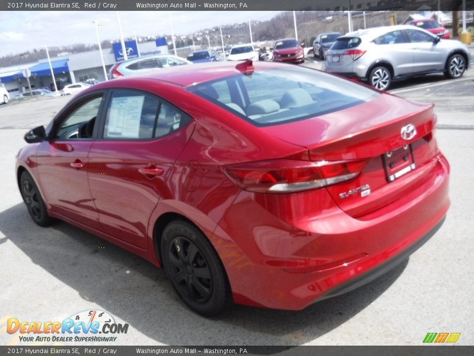 2017 Hyundai Elantra SE Red / Gray Photo #7