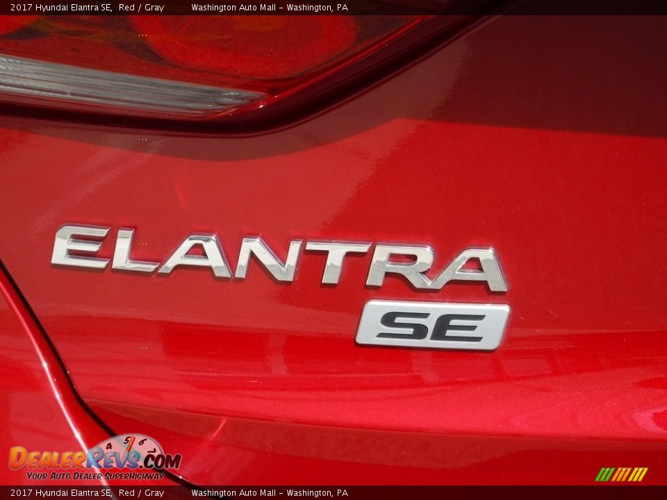 2017 Hyundai Elantra SE Red / Gray Photo #8