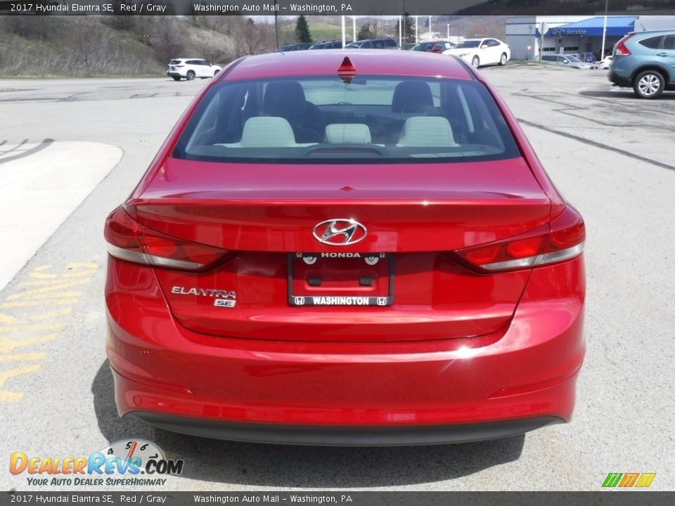 2017 Hyundai Elantra SE Red / Gray Photo #9