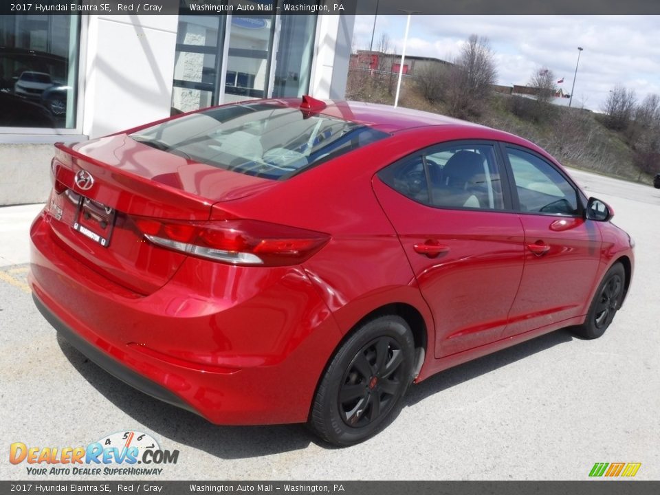 2017 Hyundai Elantra SE Red / Gray Photo #10