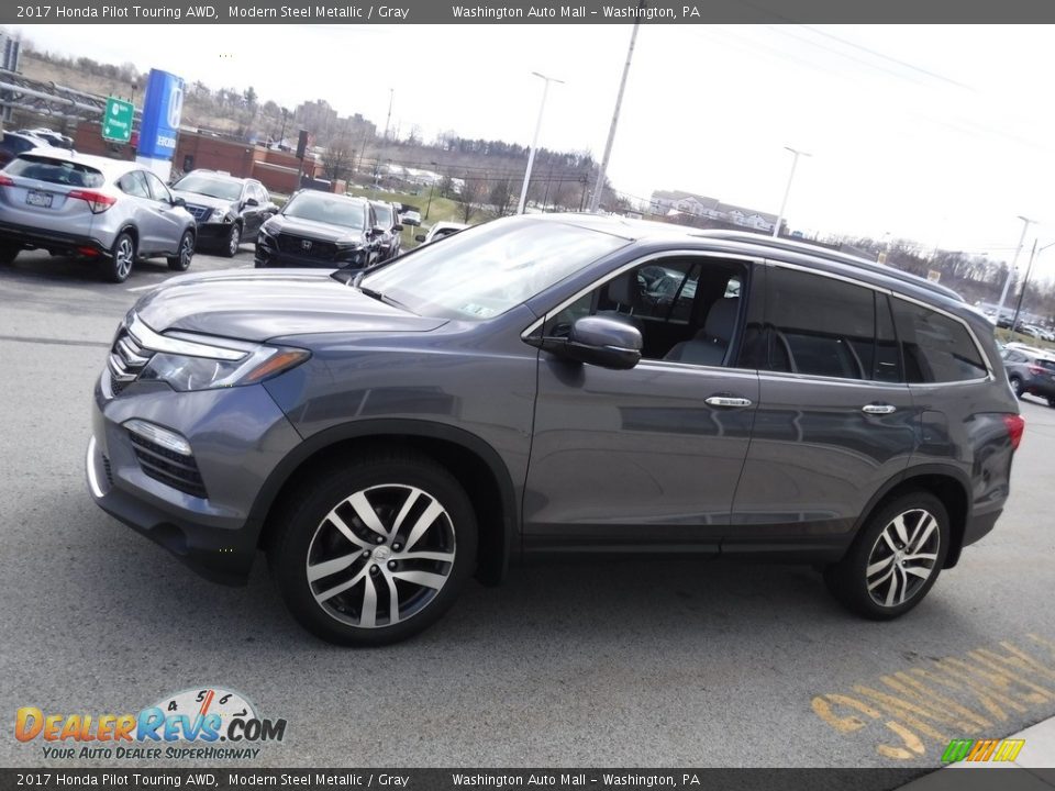 2017 Honda Pilot Touring AWD Modern Steel Metallic / Gray Photo #8