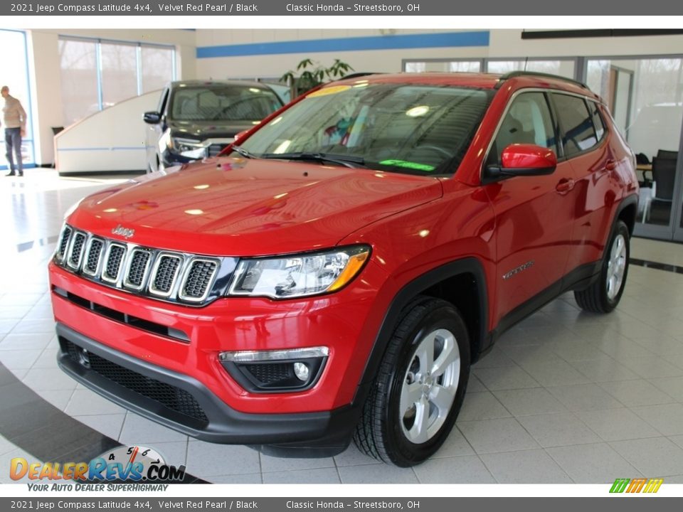 2021 Jeep Compass Latitude 4x4 Velvet Red Pearl / Black Photo #1