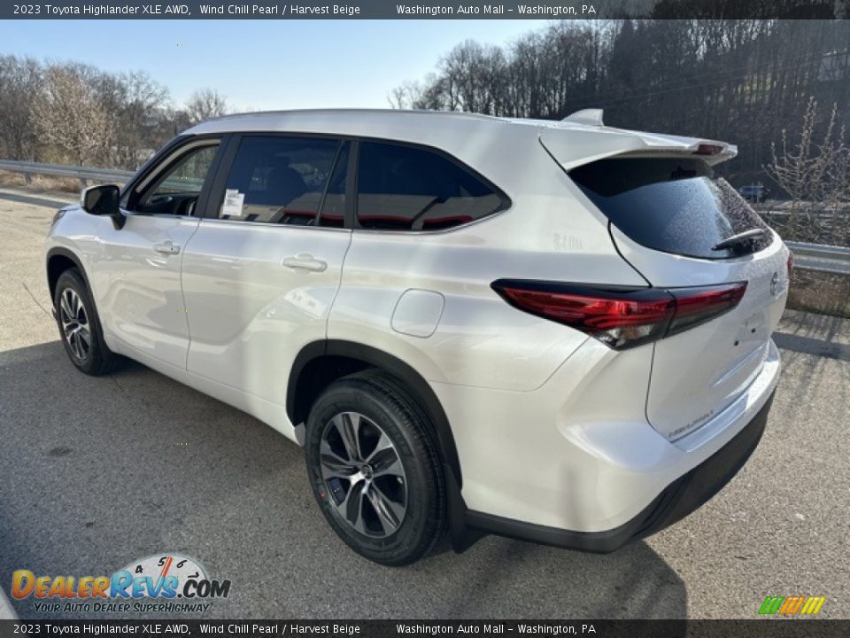 2023 Toyota Highlander XLE AWD Wind Chill Pearl / Harvest Beige Photo #2