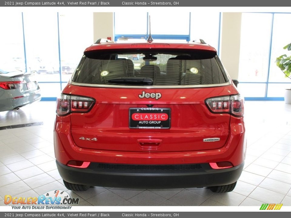 2021 Jeep Compass Latitude 4x4 Velvet Red Pearl / Black Photo #8