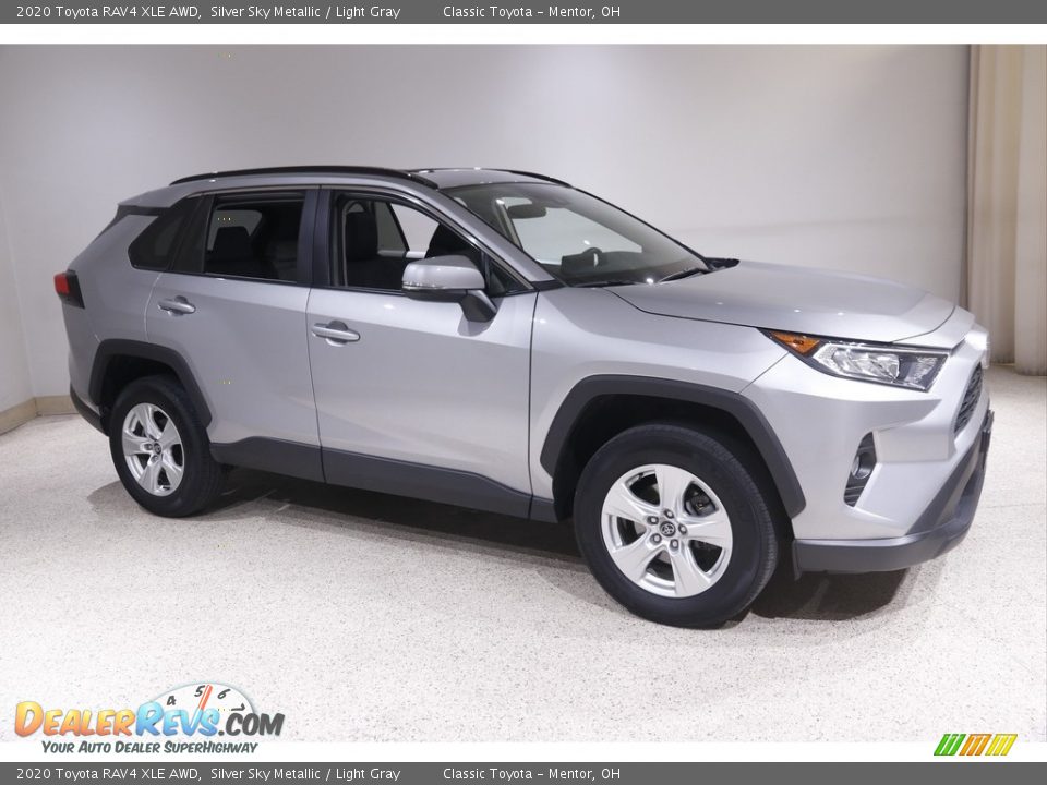 2020 Toyota RAV4 XLE AWD Silver Sky Metallic / Light Gray Photo #1