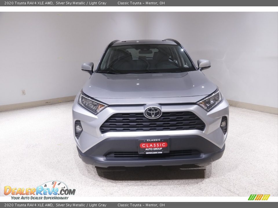 2020 Toyota RAV4 XLE AWD Silver Sky Metallic / Light Gray Photo #2
