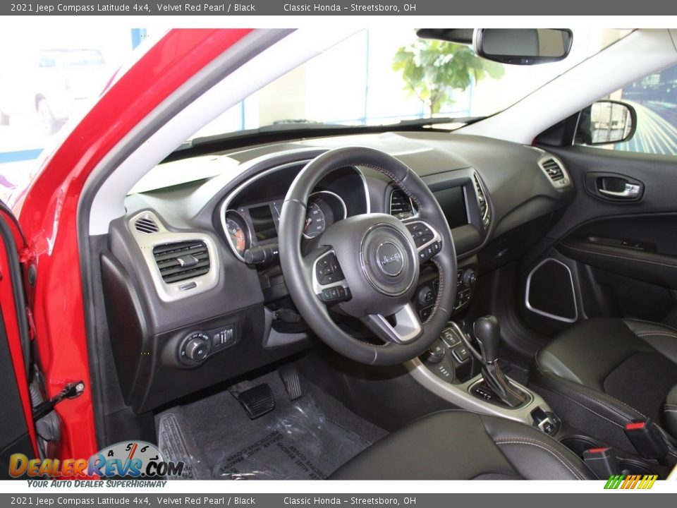 Front Seat of 2021 Jeep Compass Latitude 4x4 Photo #26